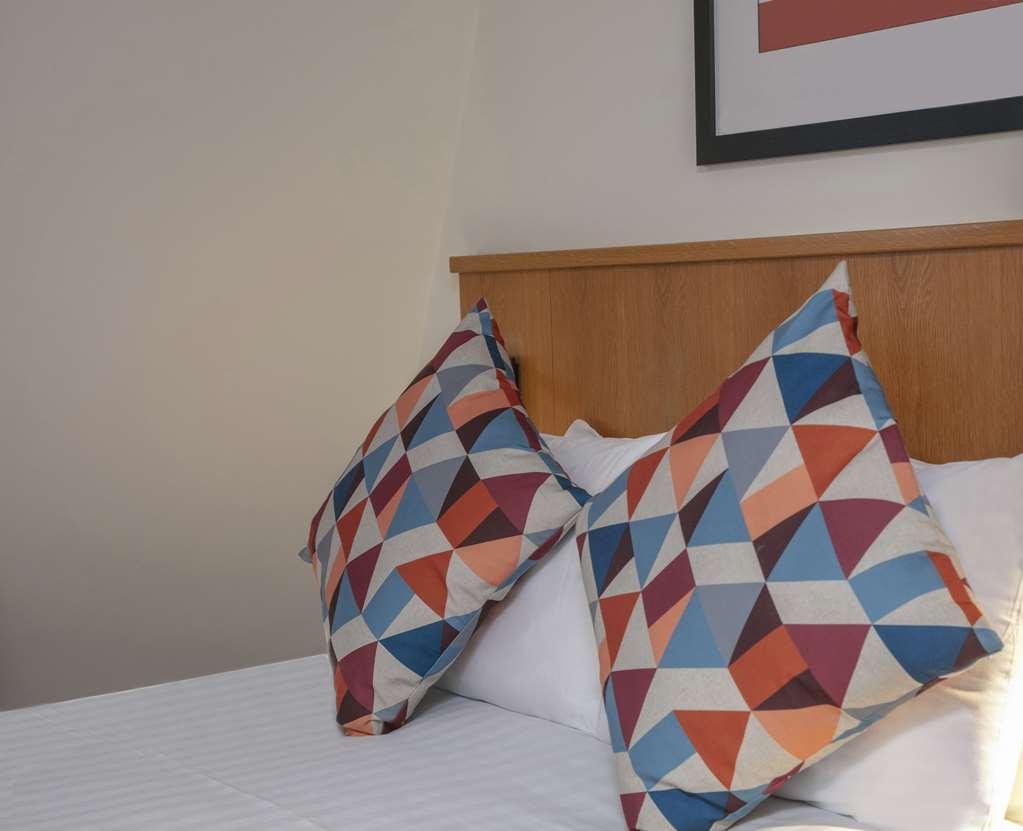 Queensway Hotel, Sure Hotel Collection By Best Western London Room photo