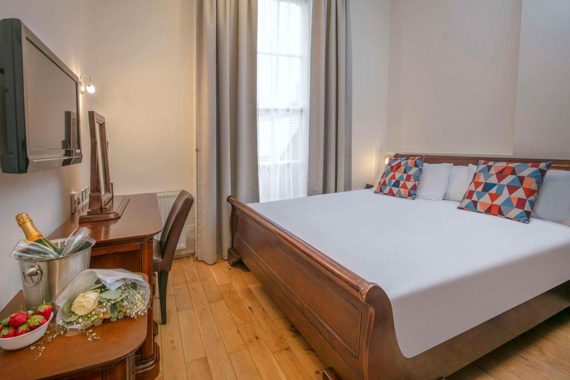 Queensway Hotel, Sure Hotel Collection By Best Western London Room photo
