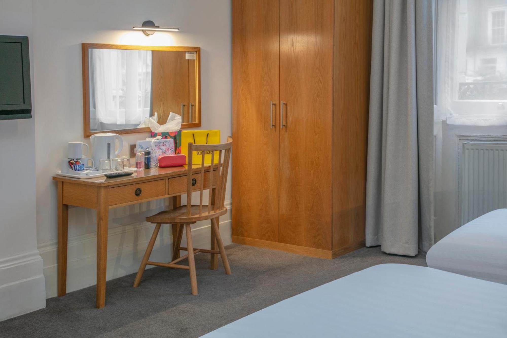 Queensway Hotel, Sure Hotel Collection By Best Western London Room photo