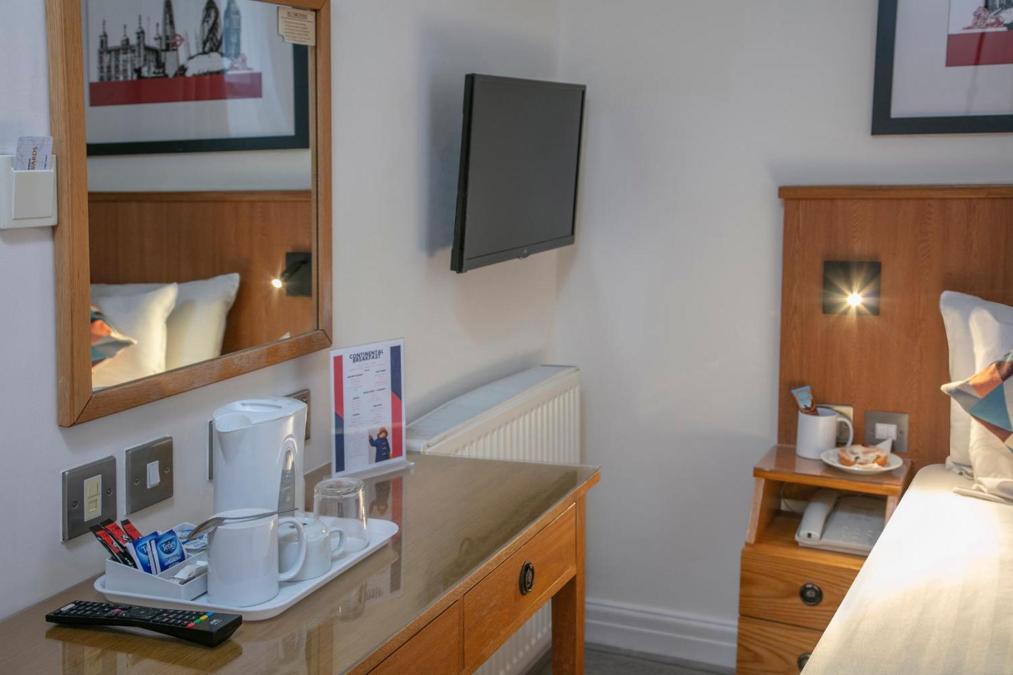Queensway Hotel, Sure Hotel Collection By Best Western London Room photo